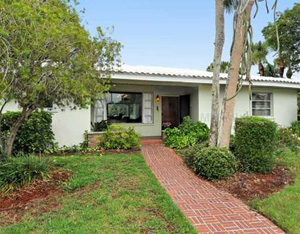photo of 375 N Washington Dr